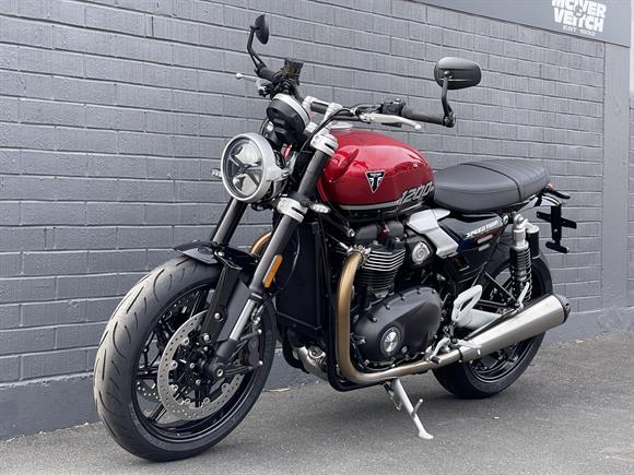 New Triumph Speed Twin 1200