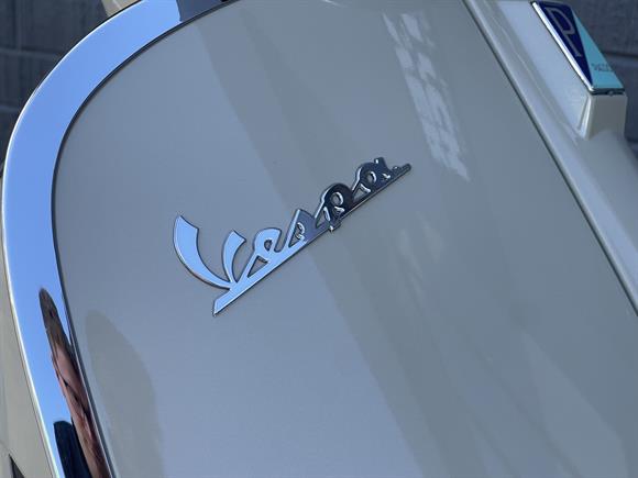 New Vespa GTS 300 Classic
