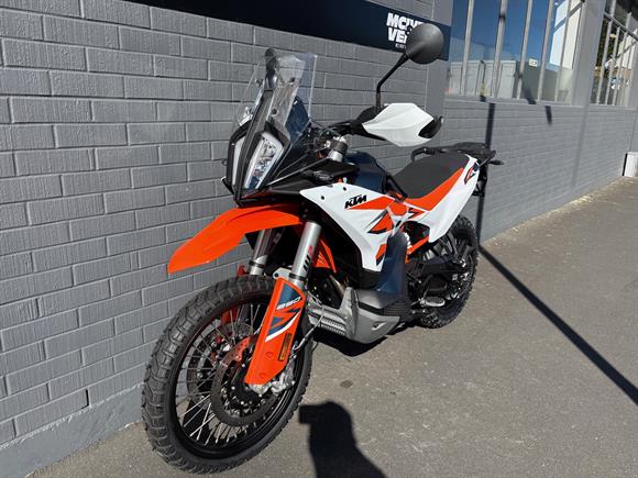 New KTM 890 Adventure R