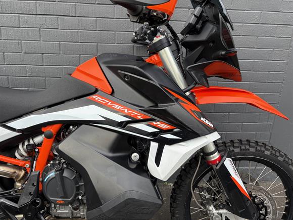 2022 KTM 890 Adventure R