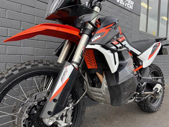2022 KTM 890 Adventure R