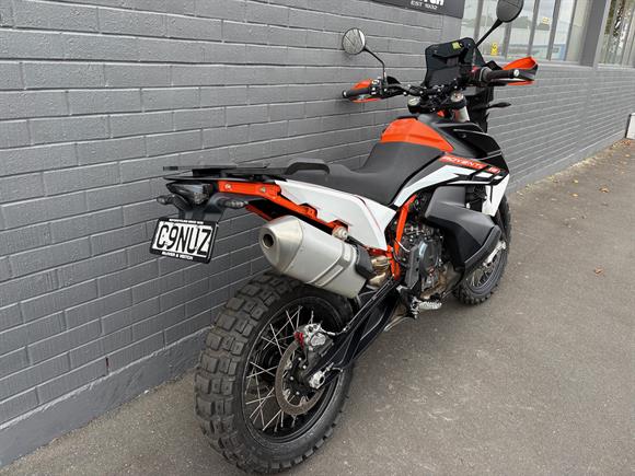 2022 KTM 890 Adventure R