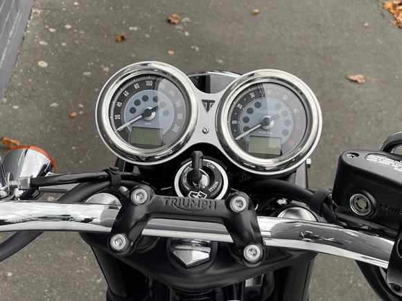 New Triumph Bonneville T120