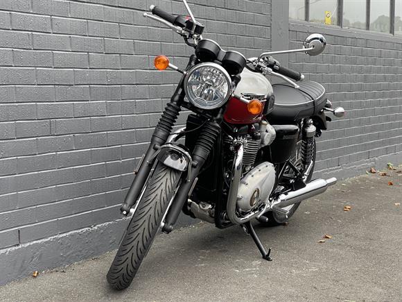 New Triumph Bonneville T120