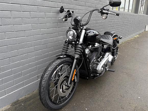 New Harley-Davidson Street Bob 117 Classic Engine