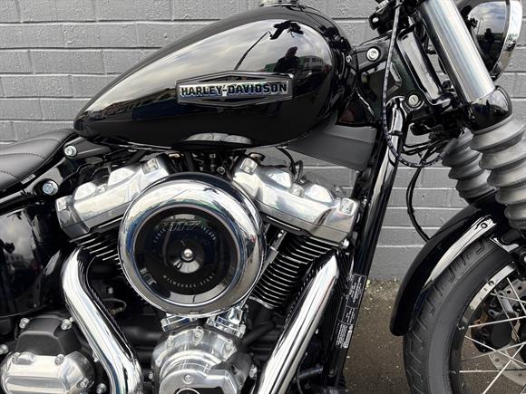 New Harley-Davidson Street Bob 117 Classic Engine