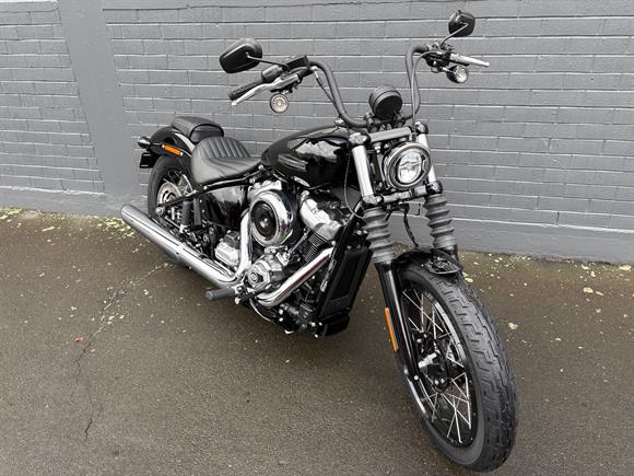 New Harley-Davidson Street Bob 117 Classic Engine