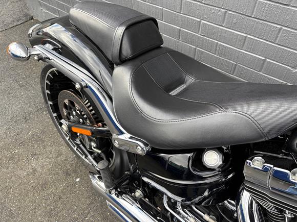 2017 Harley-Davidson Breakout FXSB 103