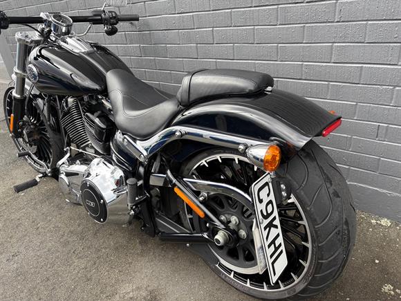 2017 Harley-Davidson Breakout FXSB 103