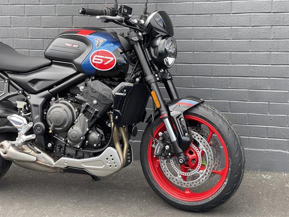 New Triumph Trident 660 TRIPLE TRIBUTE EDITION