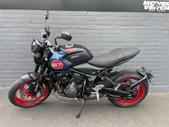 New Triumph Trident 660 TRIPLE TRIBUTE EDITION