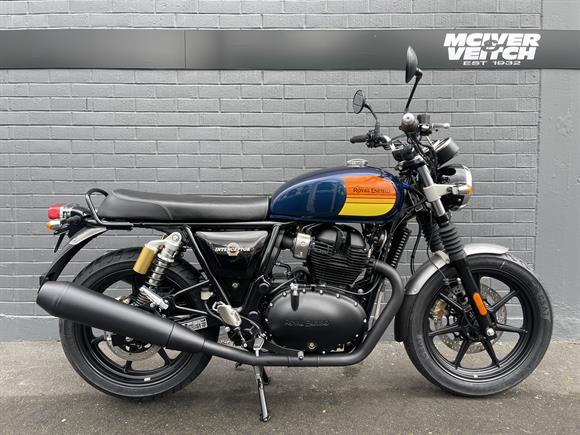 Royal Enfield Interceptor 650 DARK 2025