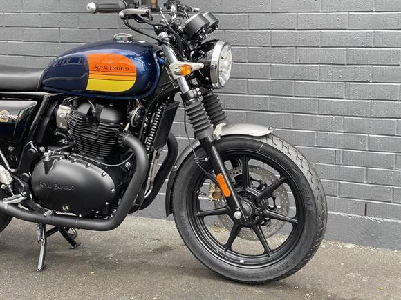 New Royal Enfield Interceptor 650 DARK