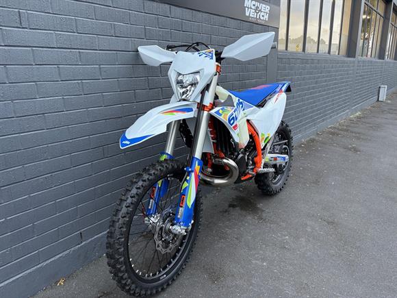 New KTM 300 EXC 6 DAYS