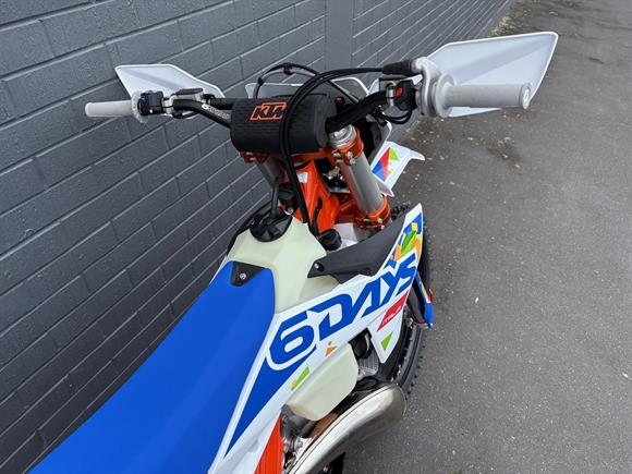 New KTM 300 EXC 6 DAYS