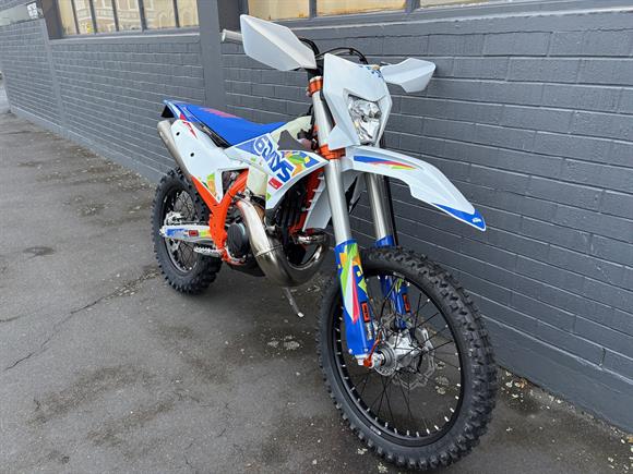 New KTM 300 EXC 6 DAYS