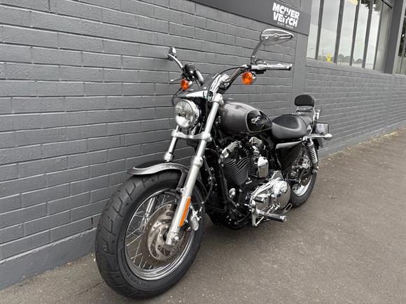 2014 Harley-Davidson Sportster 1200 Custom