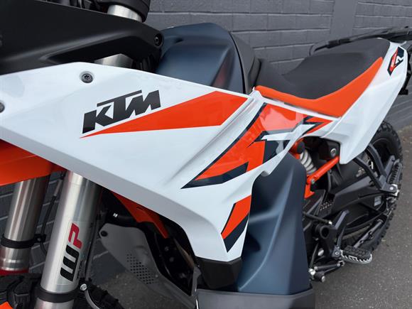 New KTM 890 Adventure R