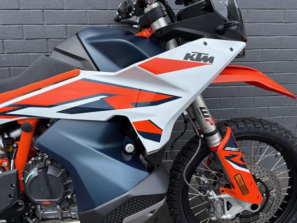 New KTM 890 Adventure R