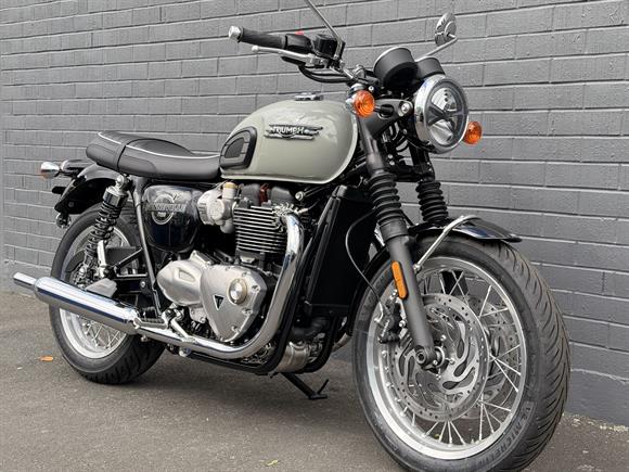 New Triumph T120 Bonneville