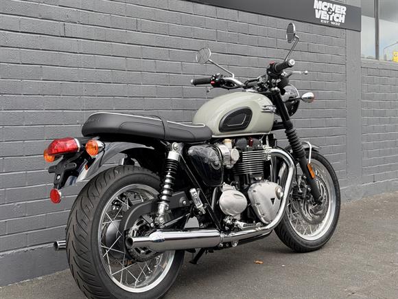 New Triumph T120 Bonneville
