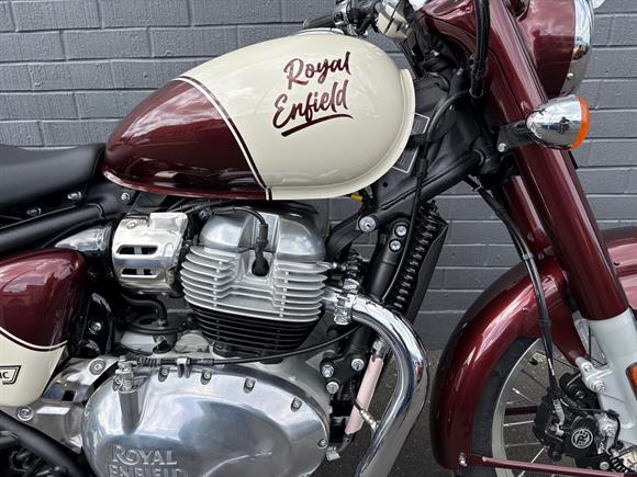 New Royal Enfield Classic 650 Vallam Red