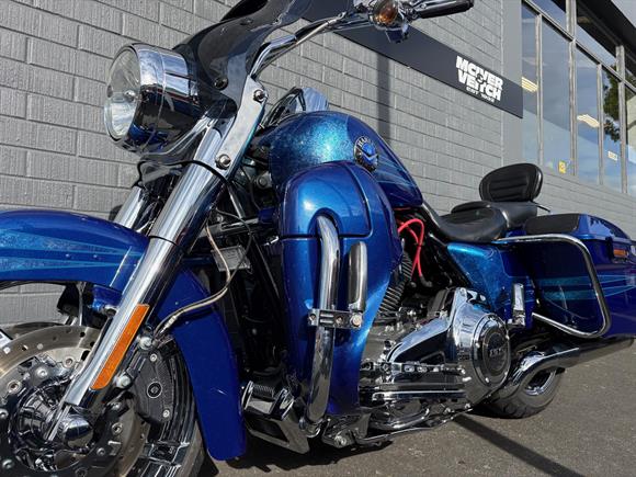 2013 Harley-Davidson CVO Road King