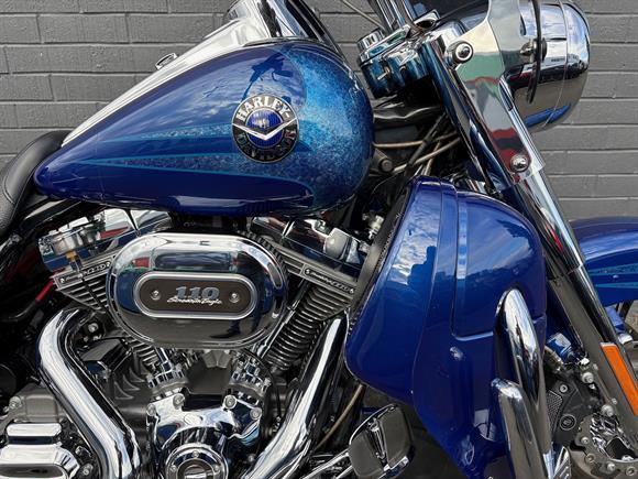 2013 Harley-Davidson CVO Road King