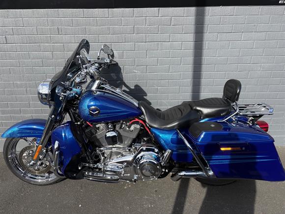 2013 Harley-Davidson CVO Road King