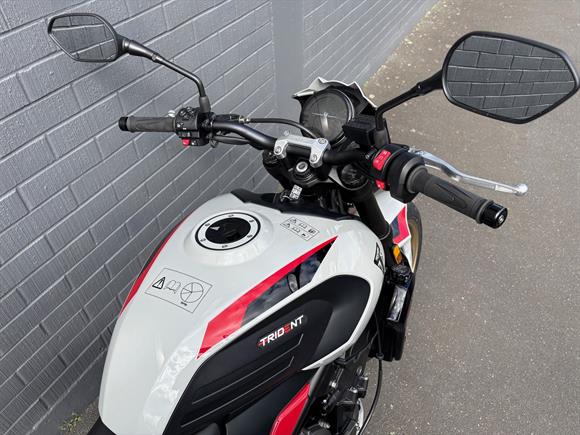 New Triumph Trident 800