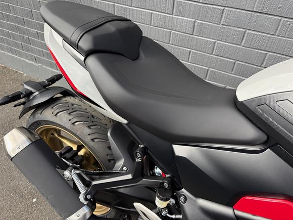 New Triumph Trident 800