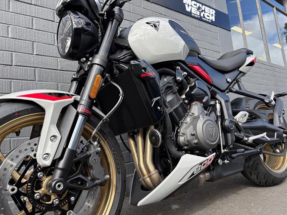 New Triumph Trident 800