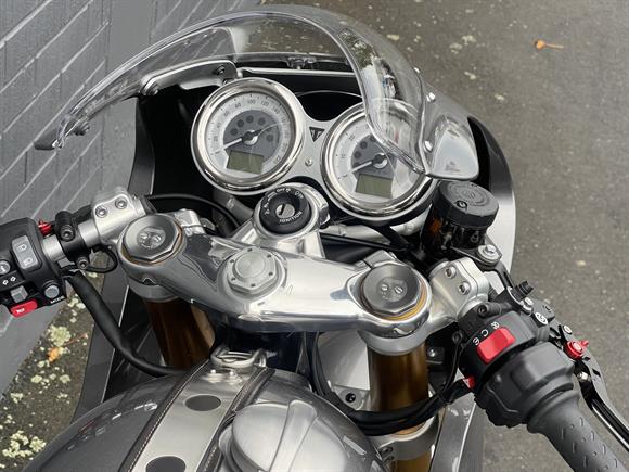 2018 Triumph Thruxton R